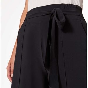 RARE - Lululemon Noir Pants